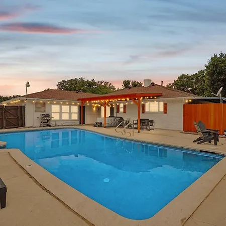 5-Br Relaxing Retreat With Pool Hot Tub Fire Pit Villa